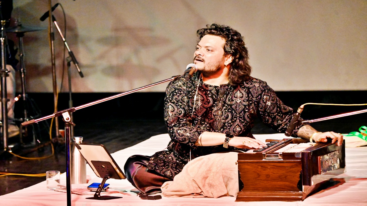 DHURANDHAR SINGER