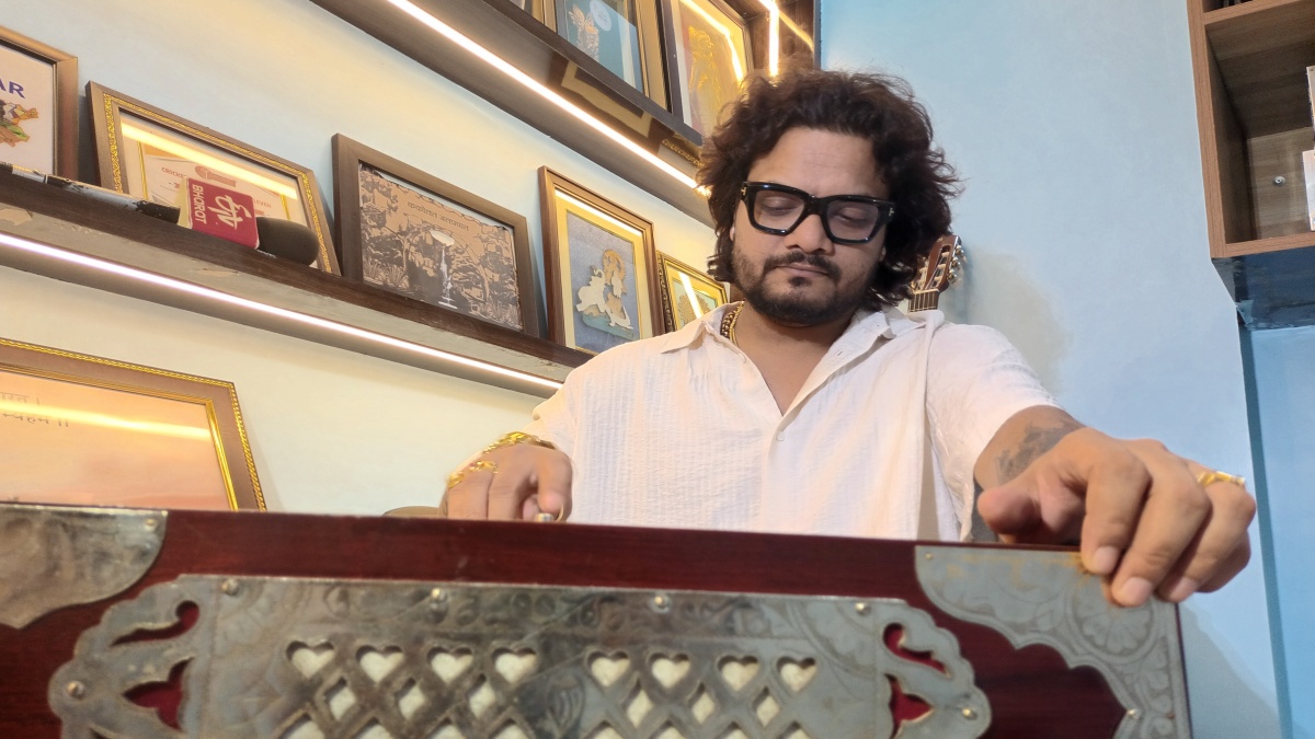 DHURANDHAR SINGER