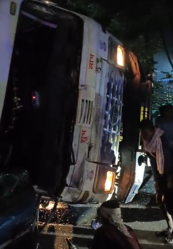 Several Killed and Injured After speeding dumper runs over crowd on National Highway 18 near Baripada