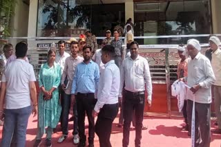 awas vikas lucknow sealed 7 buildings including hospital indira nagar