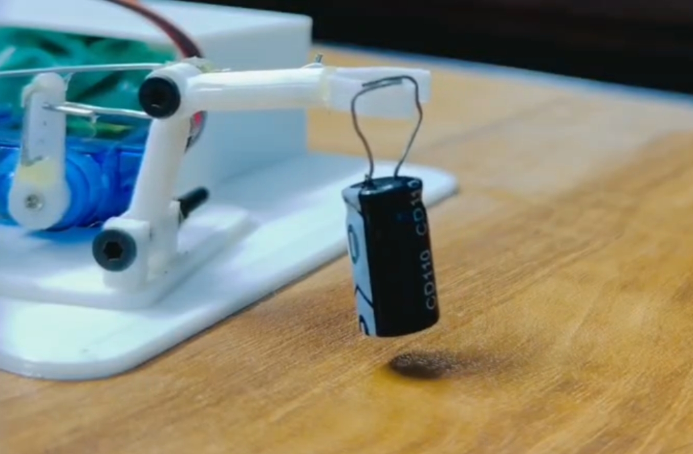 world smallest robotic arm