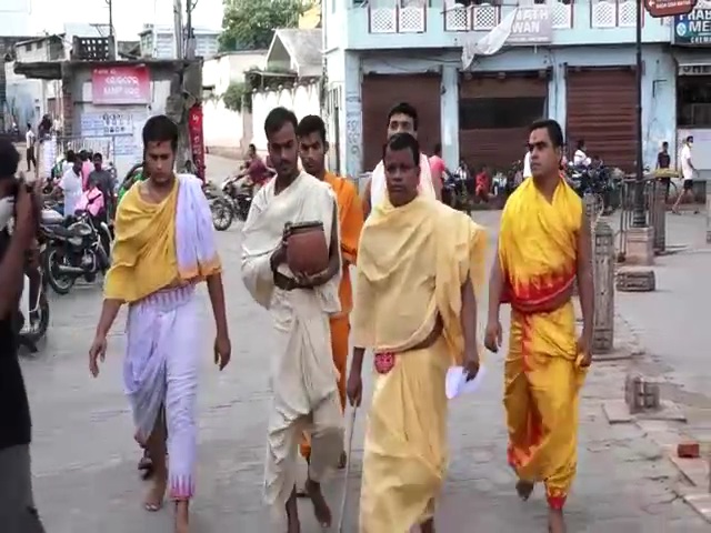 Special Phuluri Oil Treatment for Trinity in Anasara Know Significance