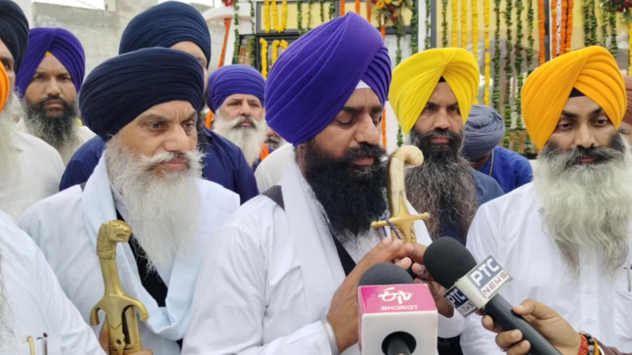 ਮੀਰੀ-ਪੀਰੀ ਖਾਲਸਾ ਮਾਰਚ ਦੌਰਾਨ ਜਥੇਦਾਰ ਗੜਗੱਜ ਦਾ ਸਖ਼ਤ ਸੰਦੇਸ਼, ਨਸ਼ੇ ਖ਼ਿਲਾਫ਼ ਜ਼ੀਰੋ ਟੋਲਰੈਂਸ ਤੇ ਪੰਥਕ ਮਾਮਲਿਆਂ 'ਚ ਦਖ਼ਲ ਨਾ ਕਰਨ ਦੀ ਚੇਤਾਵਨੀ Jathedar sri akal takhat sahib