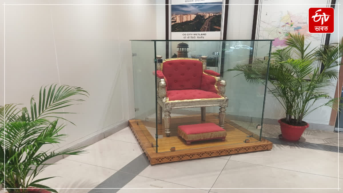 LDA OFFICE SILVER CHAIR