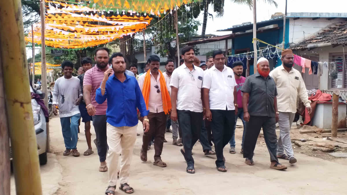 India is a land of unity and diversity and it is best symbolised at Harihar Nagar in Davanagere district where Muslims and Hindus come together to celebrate Eid-Ul-Milad and Ganesh Puja.