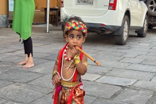 ಪುಟಾಣಿ ರಾಧೆಯರು, ಕೃಷ್ಣರು