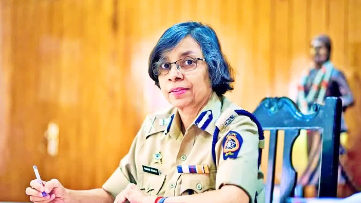 सरकारला मोठा धक्का ; रश्मी शुक्ला यांची बदली करण्याचे निवडणूक आयोगाचे आदेश C Orders Transfer Of Rashmi Shukla