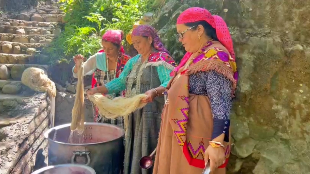 How Kullu’s Women Are Weaving A Global Future With Indigenous Wool, Natural Dyes