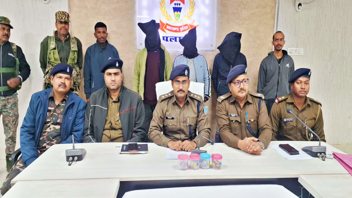 Three smugglers arrested with illegal brown sugar in Palamu