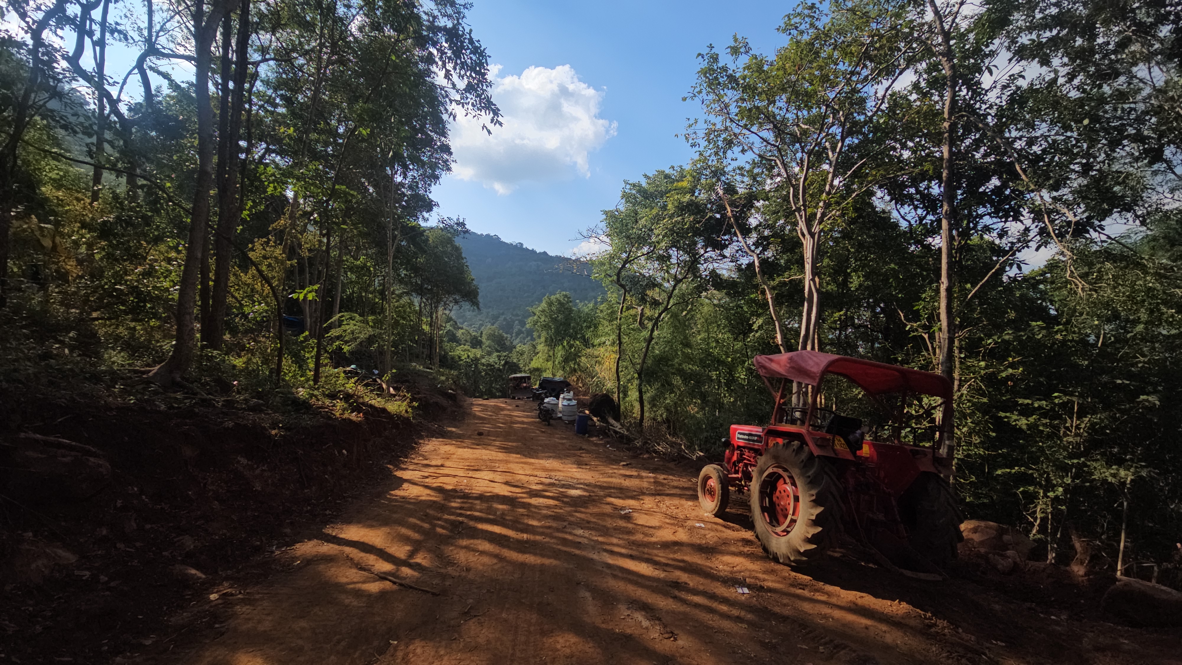 Gogunda freed from Naxal clutches