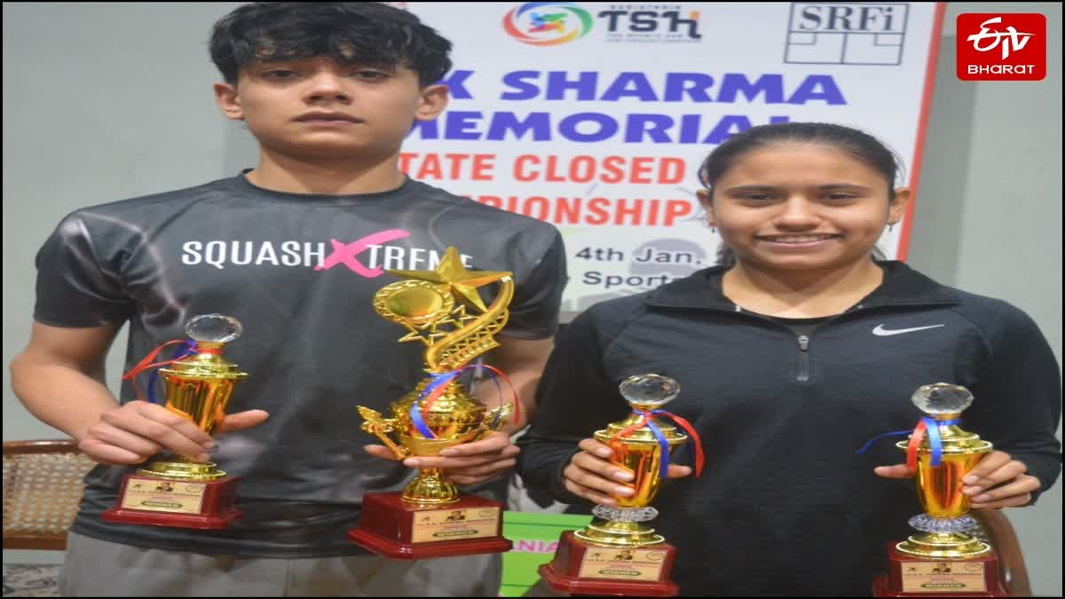 मेडल के साथ राघव वशिष्ठ और फाबिया नफीस.