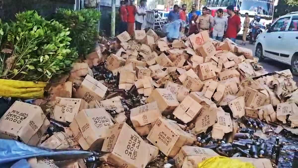 truck accident Kozhikkod  truck overturns after collision  truck car collision Kozhikode  Latest news Malayalam