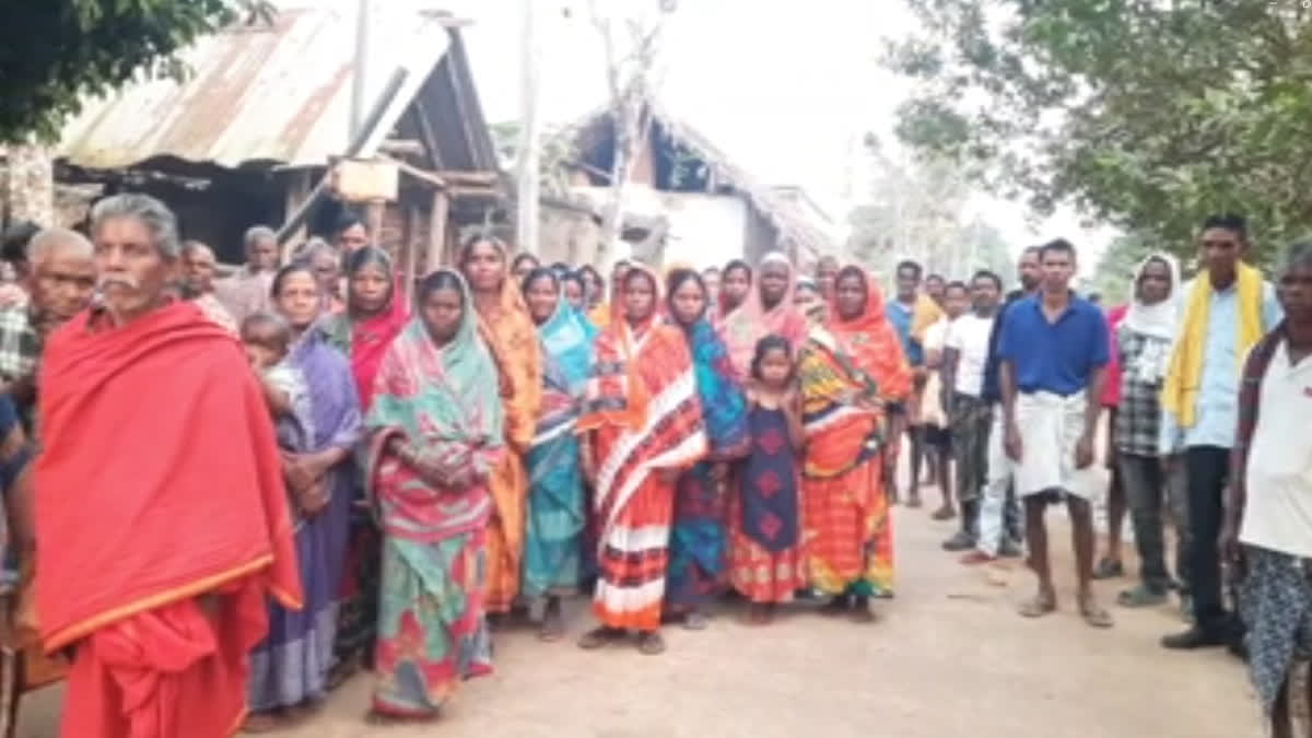 forest department closed the road to nearest village, villagers struggle for food and water increases