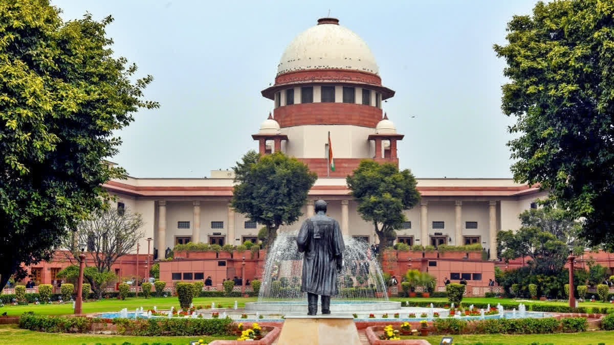 SC Refuses Plea Seeking To Restrain PM Modi From Offering 'Chadar' At Ajmer Sharif Dargah e Supreme Court on Monday refused to entertain a plea seeking directions to restrain Prime Minister Narendra Modi from offering a ceremonial 'chadar' at the Ajmer Sharif Dargah, saying the issue is 'not justiciable'.