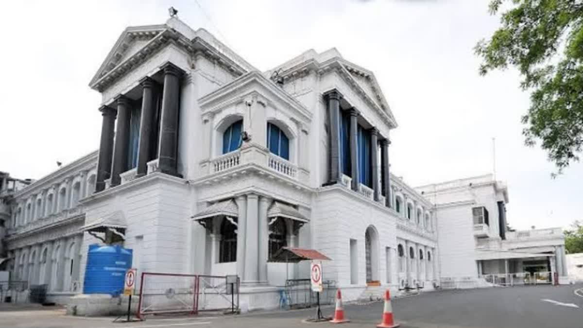 ''பள்ளி மாணவர்களின் பின்புல தகவல்களை சேகரிப்பதா?'' - அரசின் அறிவிப்பாணையை ரத்து செய்து உயர் நீதிமன்றம் அதிரடி