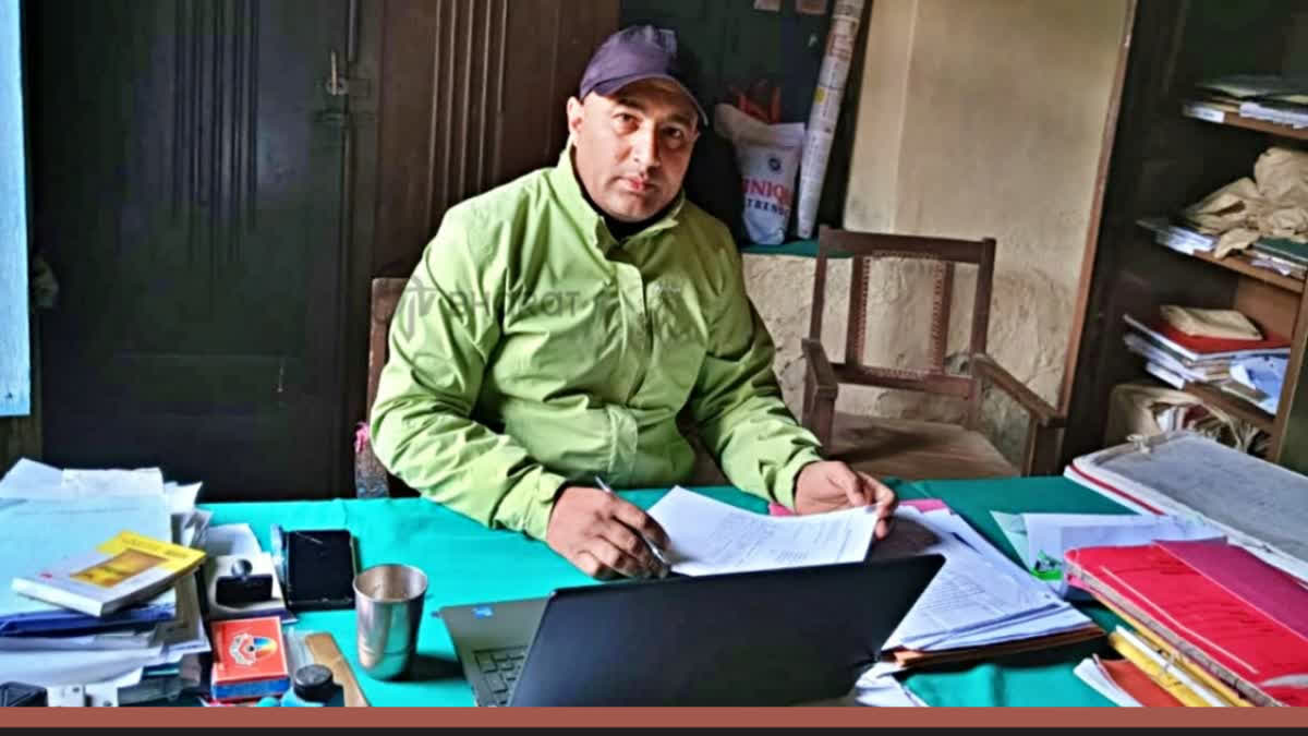 patwari was beaten up in Chamba district of Himachal Pradesh for refusing to accept a bribe