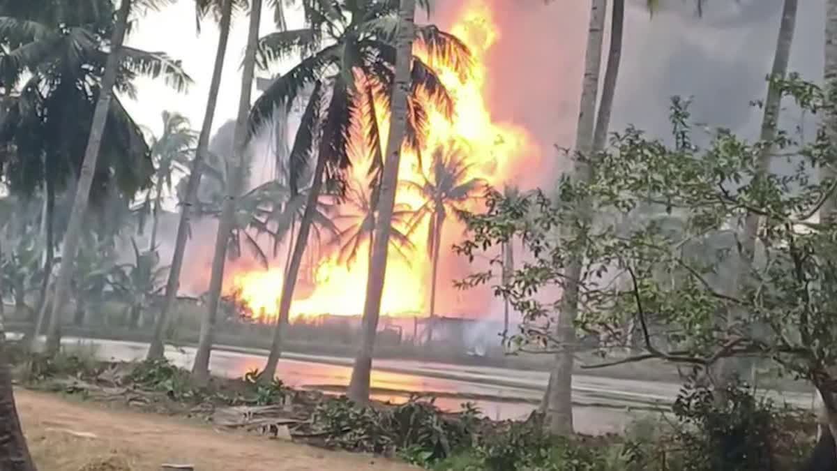 GAS LEAK AT ONGC DRILL SITE  OIL AND NATURAL GAS CORPORATION  ANDHRA ONGC WELL GAS LEAK  ONGC WELL GAS LEAK