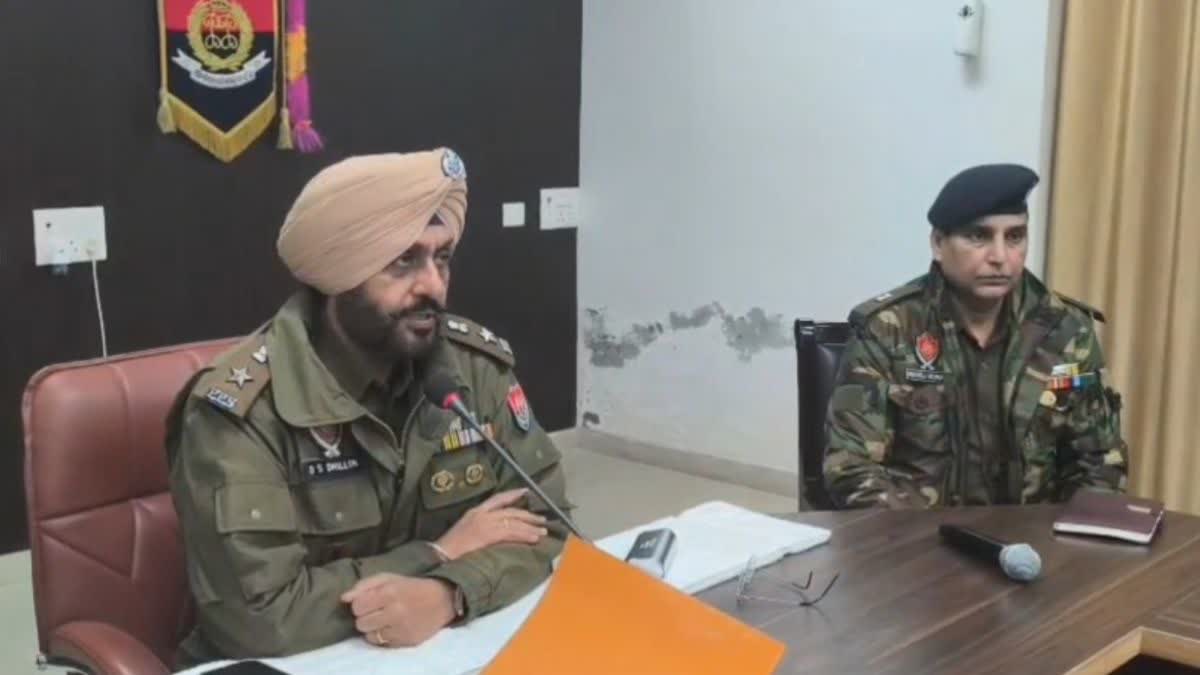 ARRESTS MINOR PAKISTANI SPY