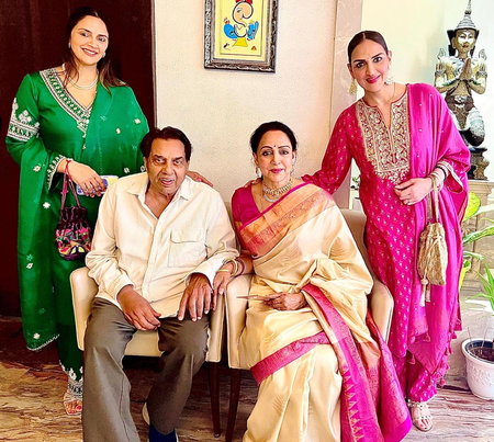 Hema Malini and Dharmendra with their daughters, Ahana and Esha