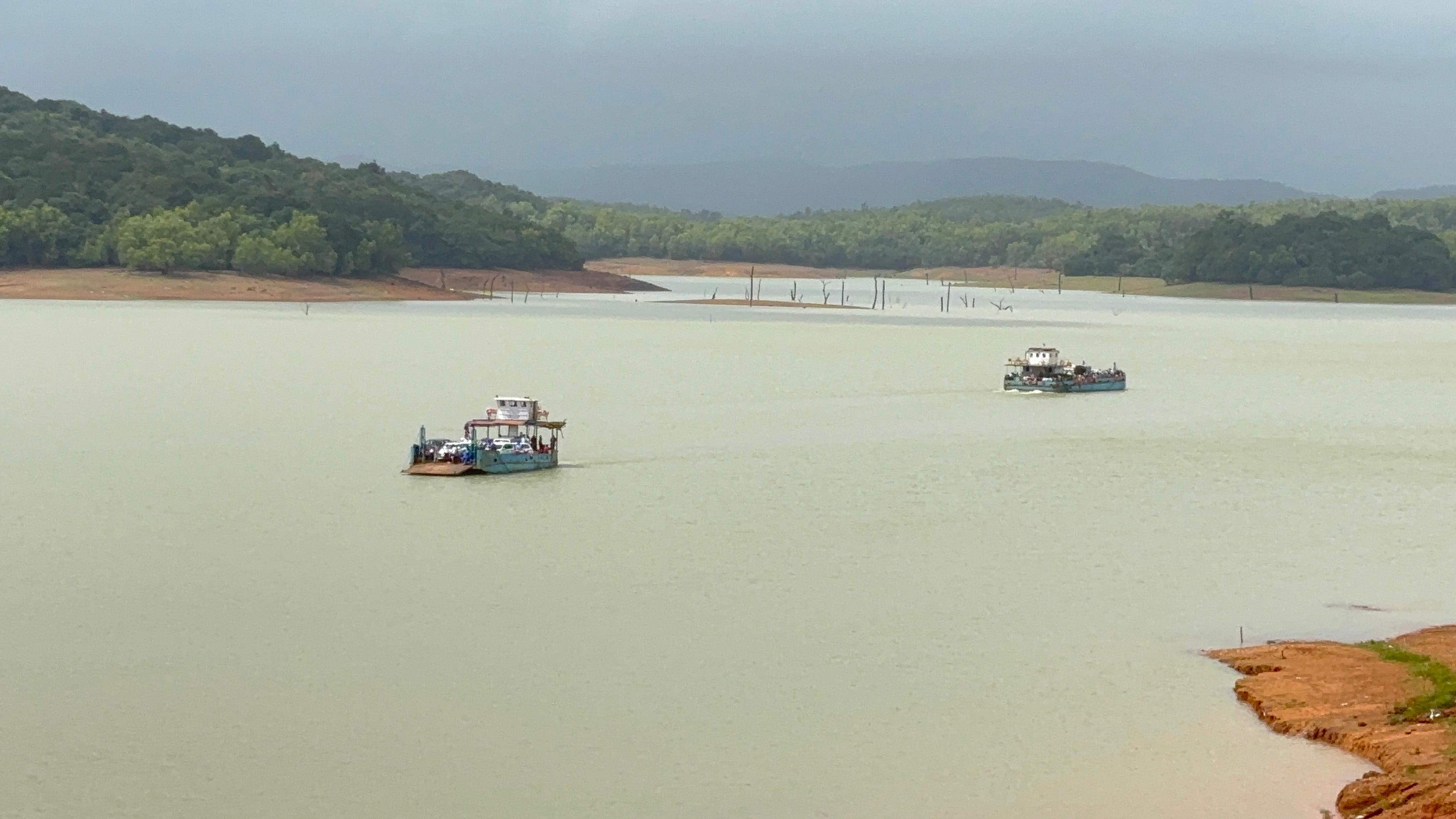 GIVE US TITLE DEEDS BEFORE ALLOTTING HOUSES TO KOGILU VICTIMS: SHARAVATI VICTIMS DEMAND