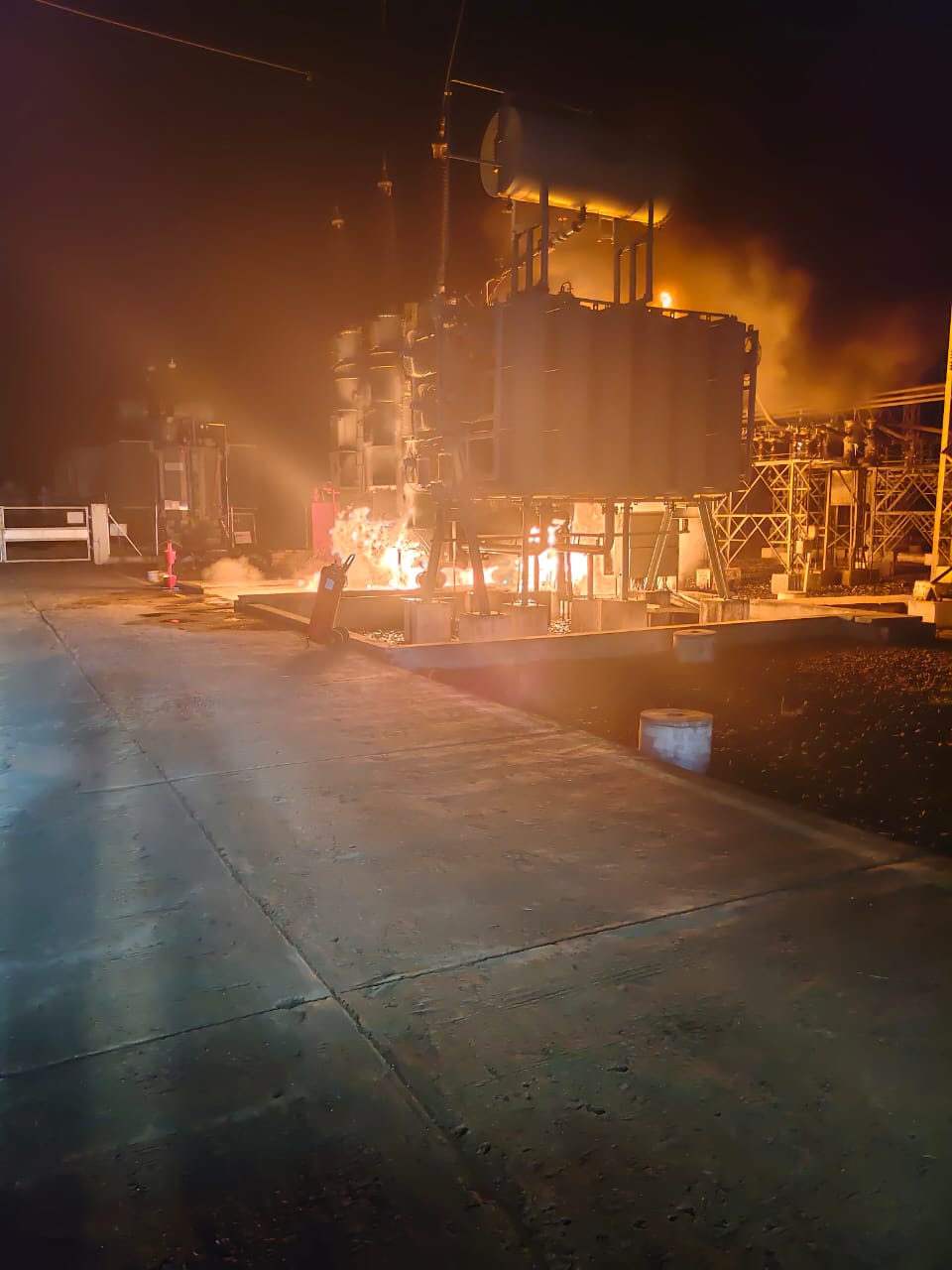 પવનચક્કીના ટ્રાન્સફરમરમાં લાગી ભીષણ આગ