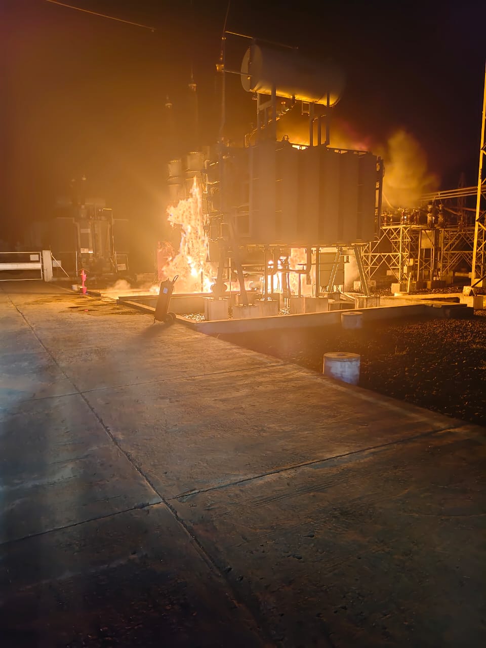 પવનચક્કીના ટ્રાન્સફરમરમાં લાગી ભીષણ આગ