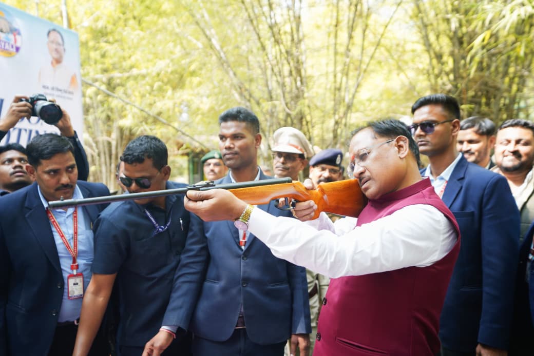 जशपुर के मयाली–बगीचा में CM ने 10 करोड़ की विकास परियोजना का भूमिपूजन किया,  एडवेंचर स्पोर्ट्स का भी लिया आनंद