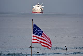US Submarine torpedo sunk Iran Frigate