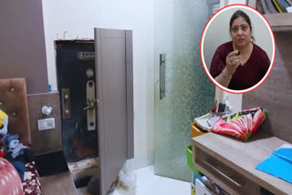 The family of a goldsmith was held captive and robbed of around Rs 3 crore by five accused, dressed as Nihang Sikhs in Punjab's Gurdaspur.