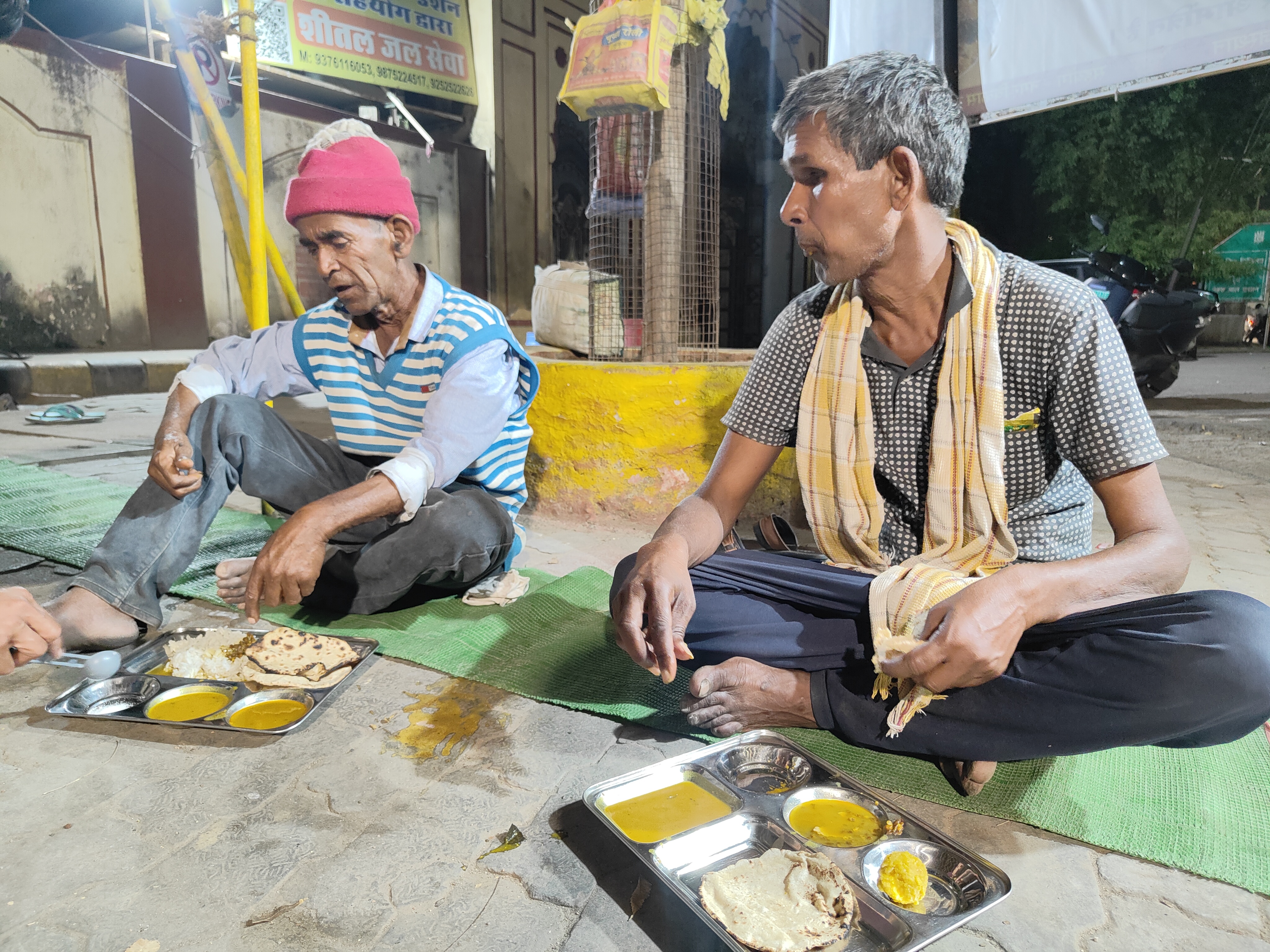 From Feeding Patient Attendants In Hospitals To Caring For Strays, Alwar Volunteers Sustain A Service Mission