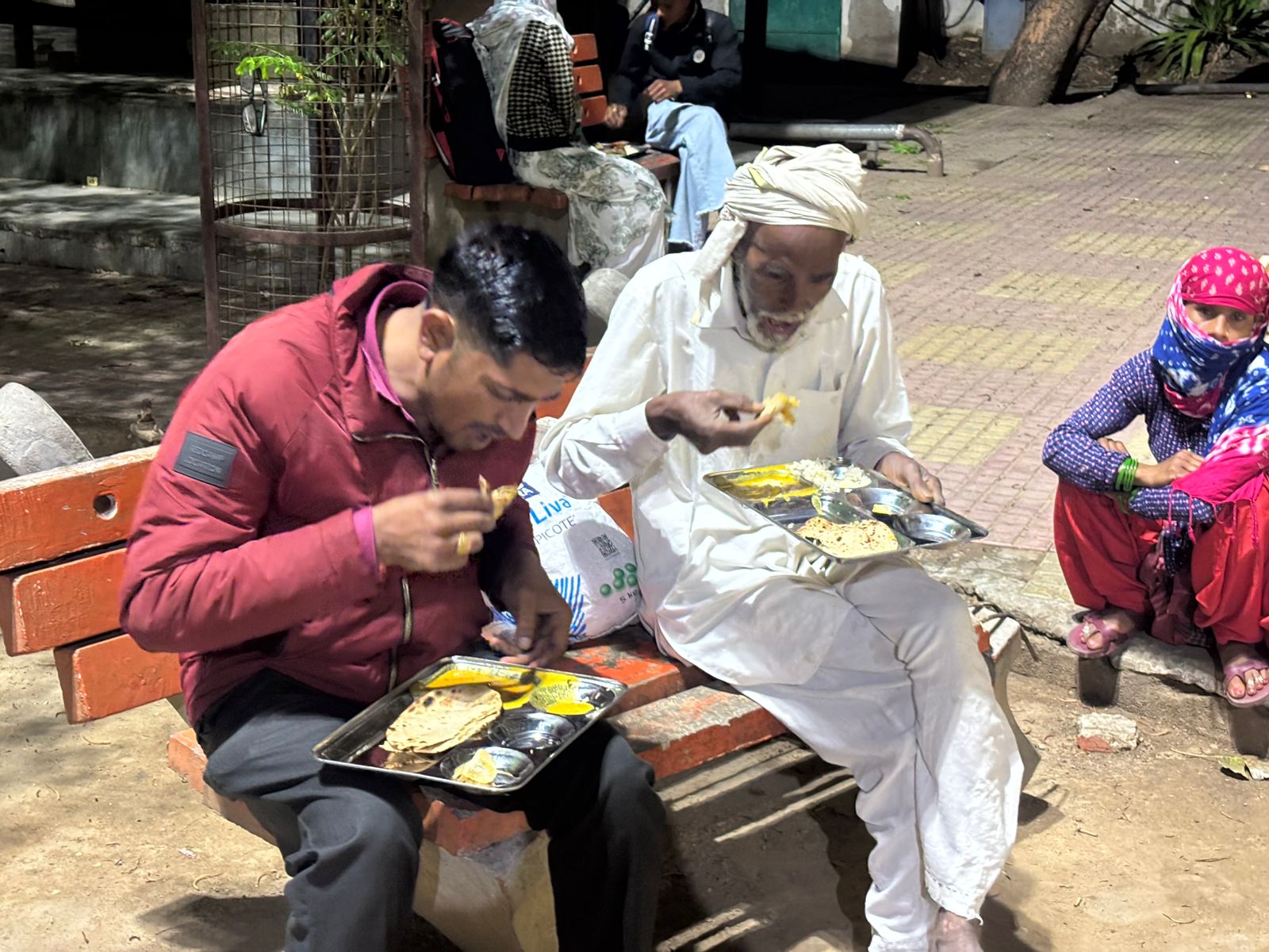 From Feeding Patient Attendants In Hospitals To Caring For Strays, Alwar Volunteers Sustain A Service Mission