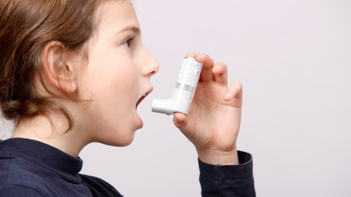 Asthma is a very dangerous condition; its symptoms in children can differ from those in adults, find out how.