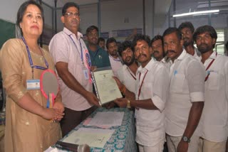 வெற்றி சான்றிதழை பெற்ற தவெக வேட்பாளர் வி.ஜி. சரவணன்
