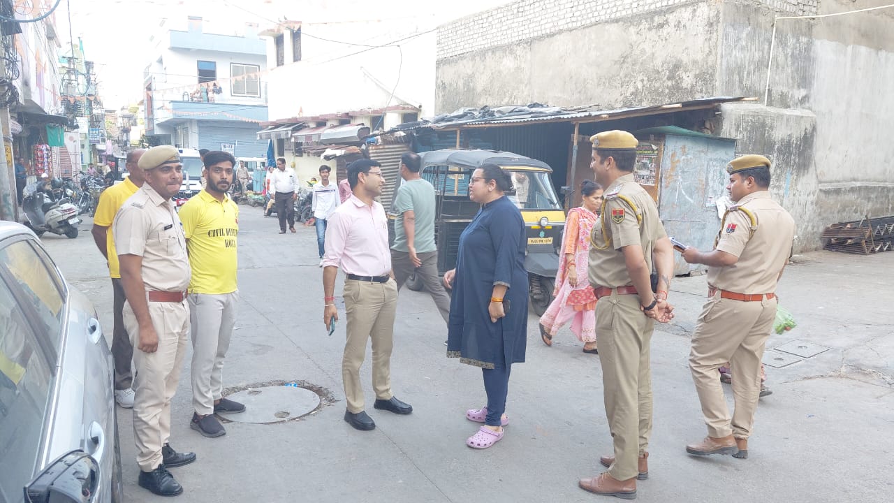 Officials conducting an on-the-spot investigation