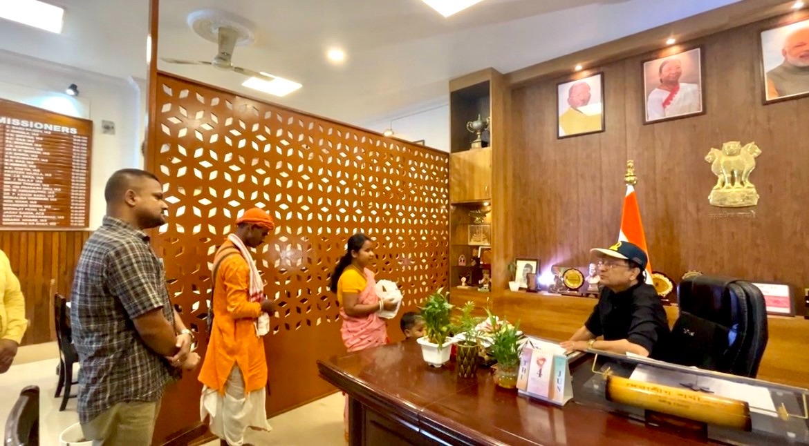 DC helped a visually impaired couple in Nagaon