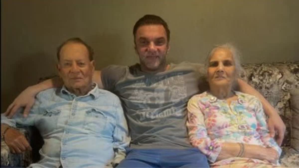 Sohail Khan with his parents