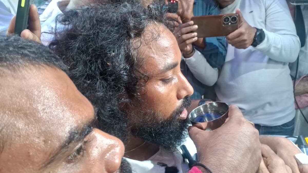 jharkhand-student-protest-devendra-nath-mahato-breaks-his-fast-after-talks-with-sonam-wangchuk