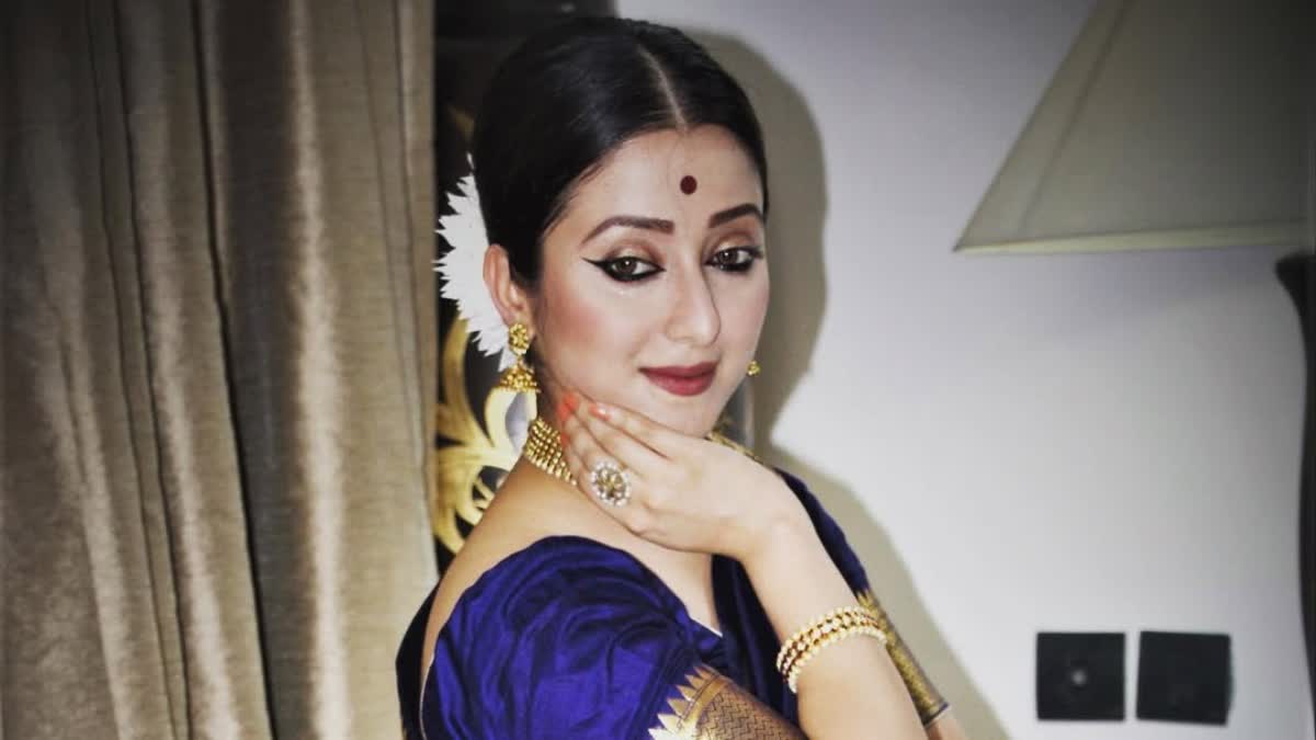 Meghranjani Medhi's dance and road show on the streets of London for flood victims of Assam
