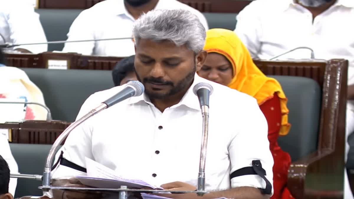 பேரவையில் பட்ஜெட் உரையாற்றும் நிதியமைச்சர் மரிய வில்சன்