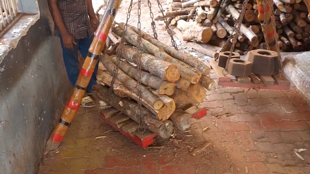 Rising Demand Triggers Firewood Shortage At Puri's Swargadwar; Jagannath  Temple Kitchen Too Faces Shortage
