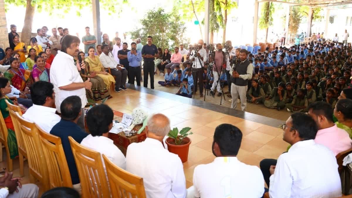 Minister Madhu Bangarappa makes surprise visit to government schools on the occasion of Teachers' Day