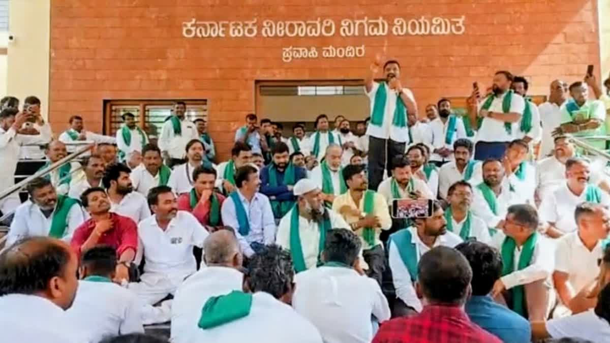 We will not allow the sugar factory to start until a suitable price is fixed for sugarcane: Farmers' unanimous decision