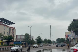 जयपुर में लगातार दूसरे दिन आसमान में छाए बादल