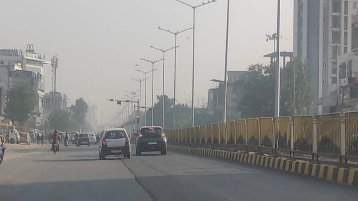 Severe cLight fog has started to appear in several places across the state this morningold in Sikar district