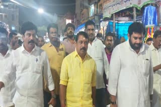 பாஜக நிர்வாகிகளுடன் நயினார் நாகேந்திரன்