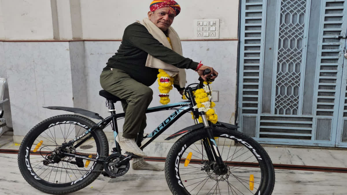 Cyclist Vinod Kumar Sharma