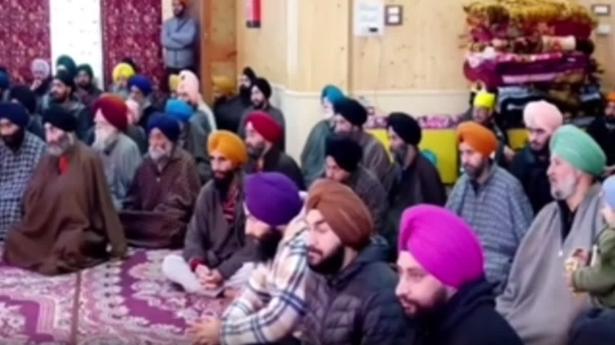 ترال میں 'پرکاش پرو' عقیدت و احترام کے ساتھ منایا گیا