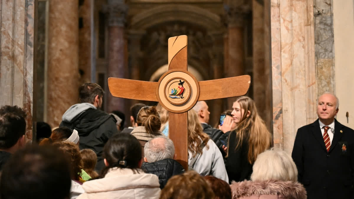Two Pope Catholic Jubilee Draws 33 Million Pilgrims To Rome