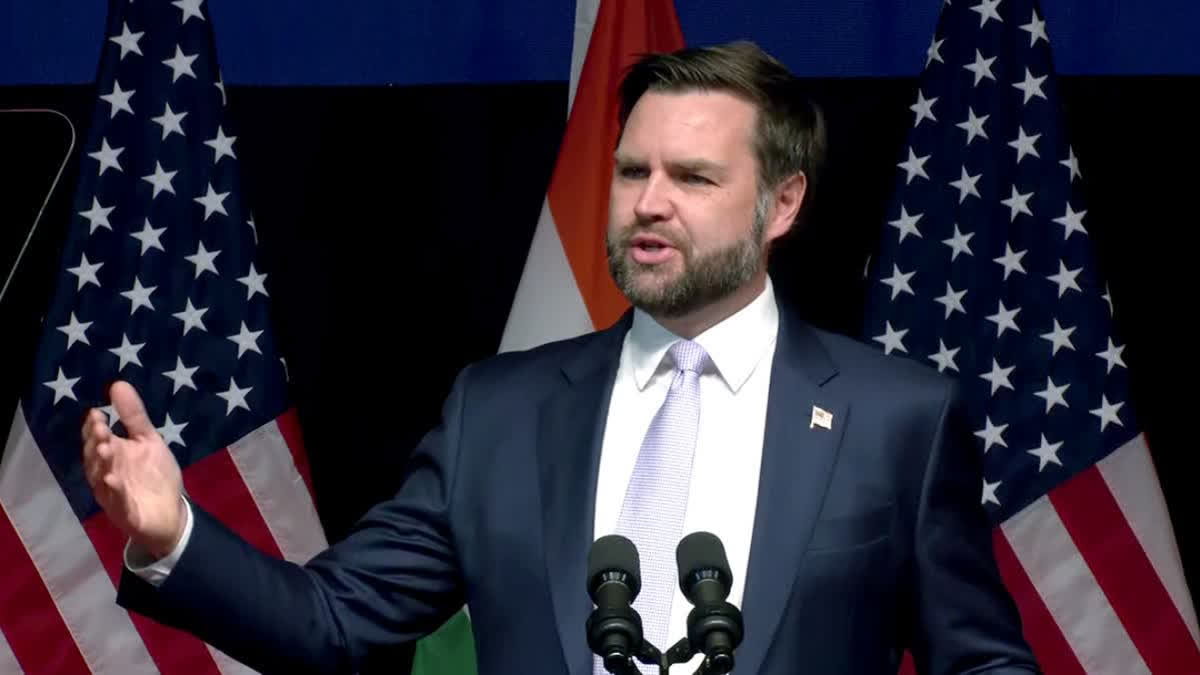 jd vance says crazy person tried to break into his ohio home urges media restraint Urdu News