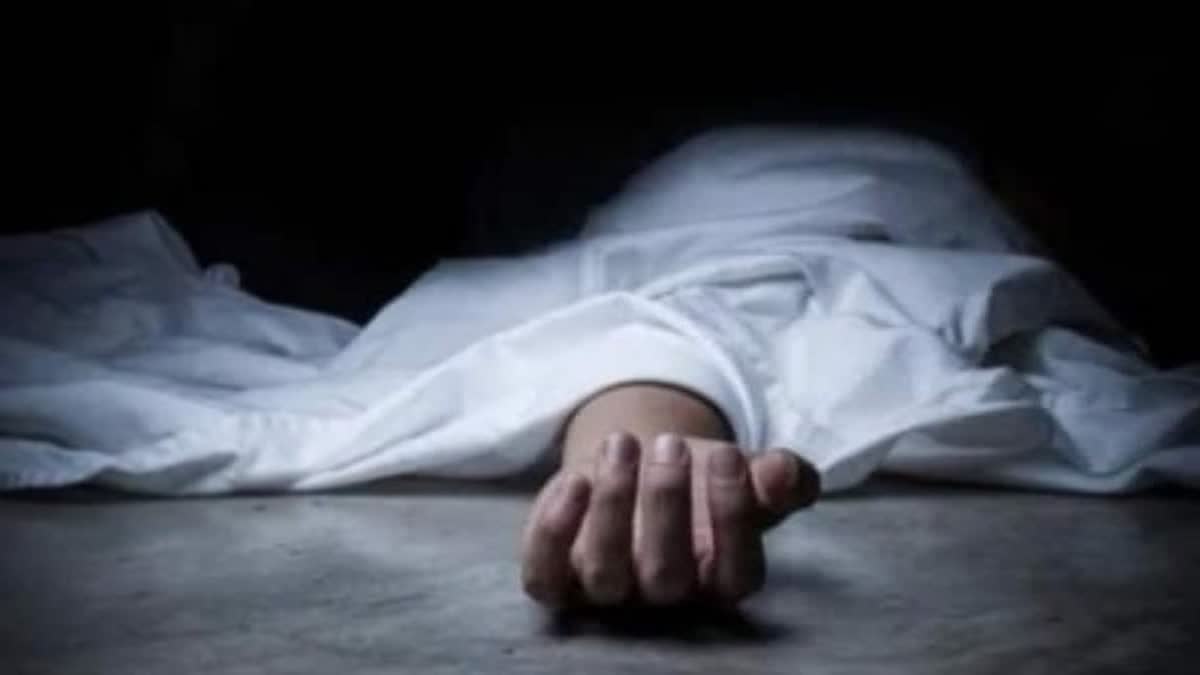 GAS DELIVERY BOY KILLS WOMAN IN AP